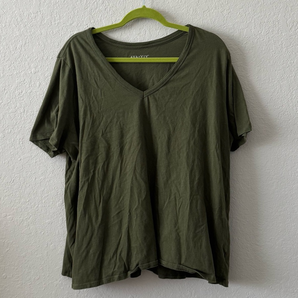 Ava & Viv Olive Green Women's V-Neck T-Shirt